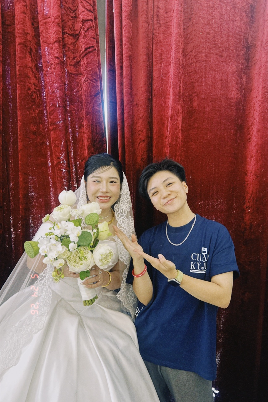 Anh Cốp cùng khách